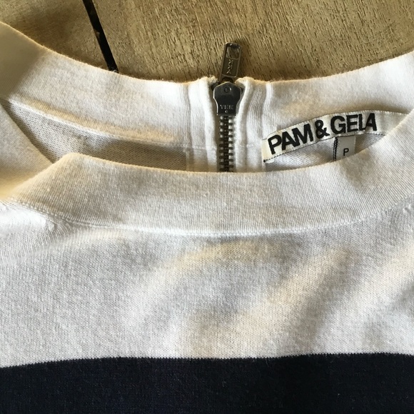 PAM & GELA Woman’s lightweight sweater w/zipper back - Picture 8 of 8